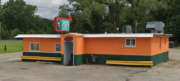 A&W Restaurant - Dowagiac - 724 N Front St